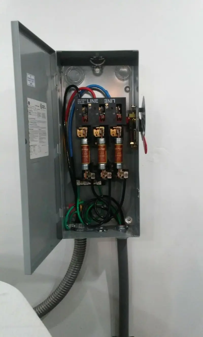 Three-phase disconnect switch installed for Electrical Wiring & Rewiring in Northlake
